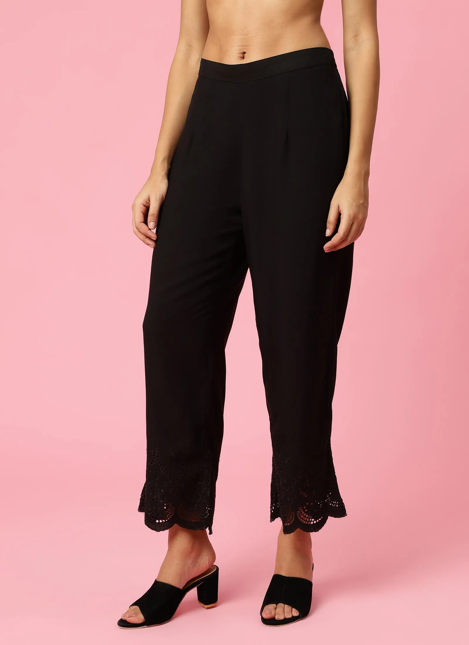 Women Black Solid Trouser