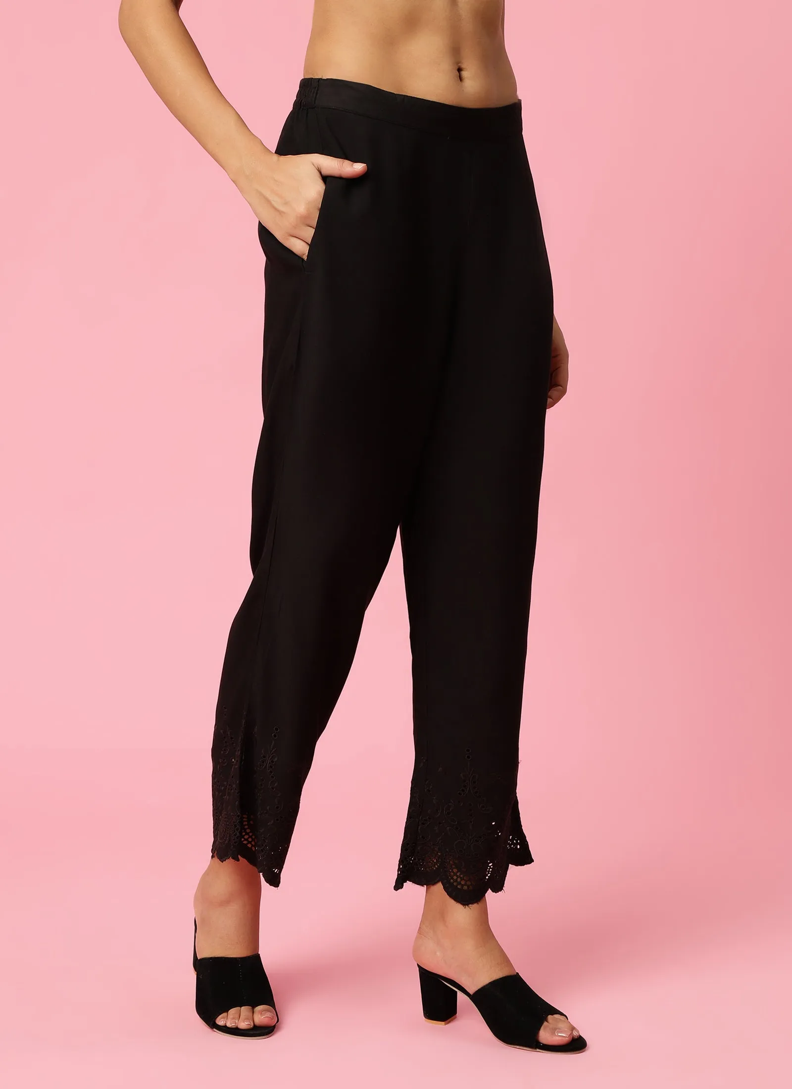 Women Black Solid Trouser