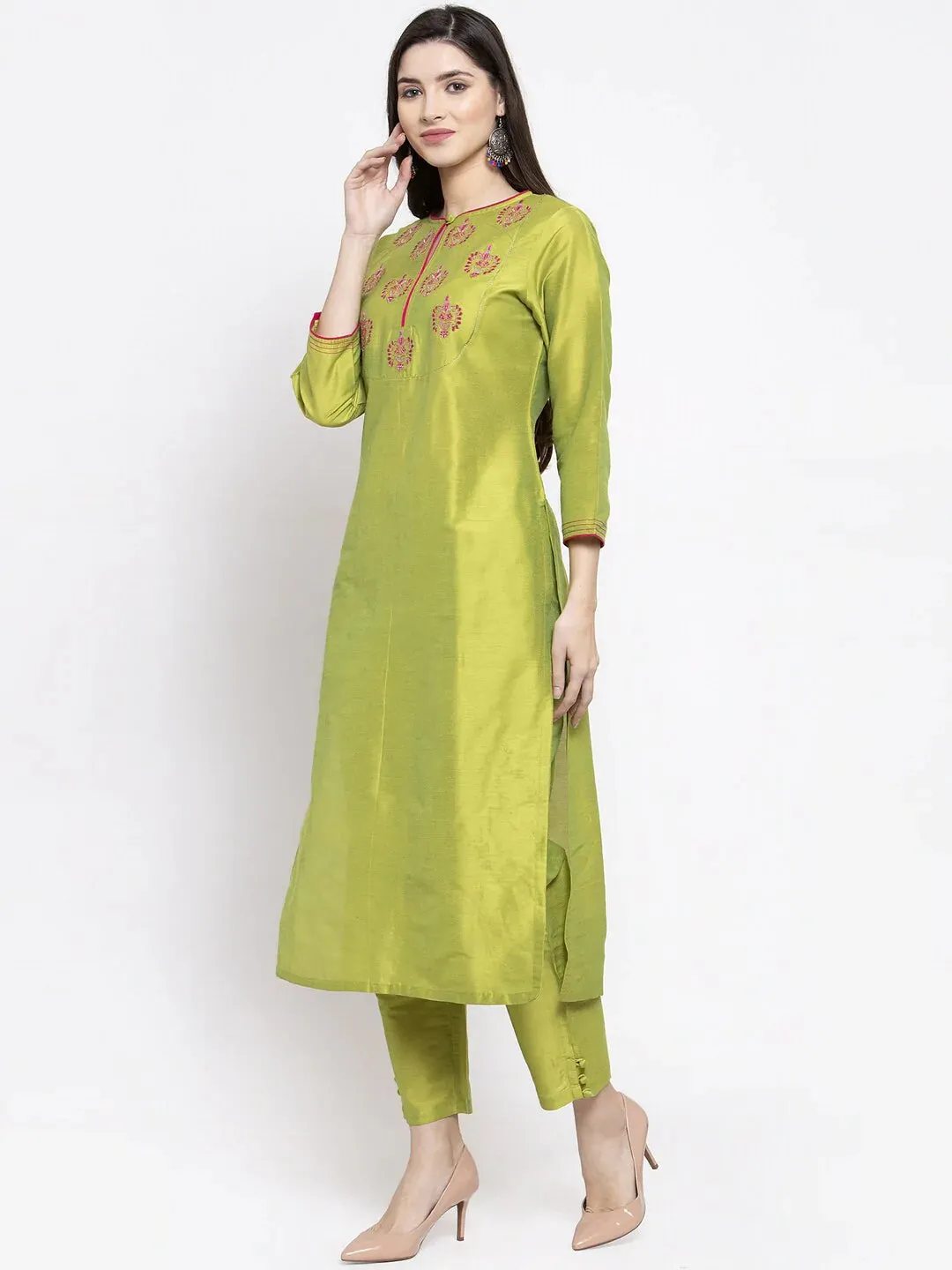 Women'S Green Embroidered Kurta Set With Pyjamas & Dupatta